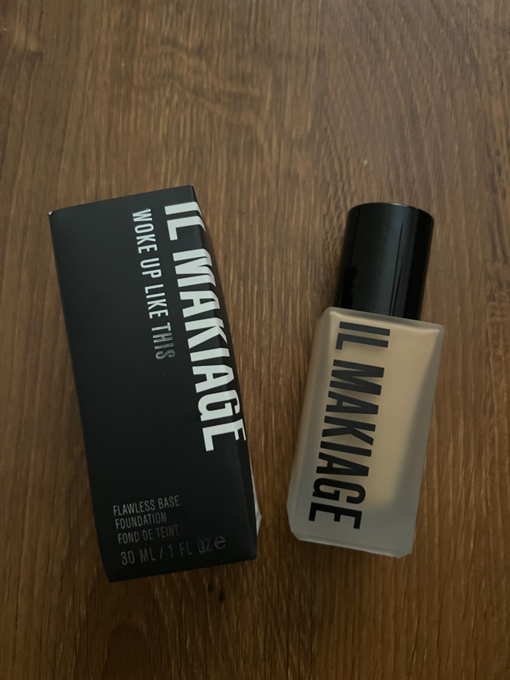 IL MAKIAGE Woke Up Like This foundation   shade 075